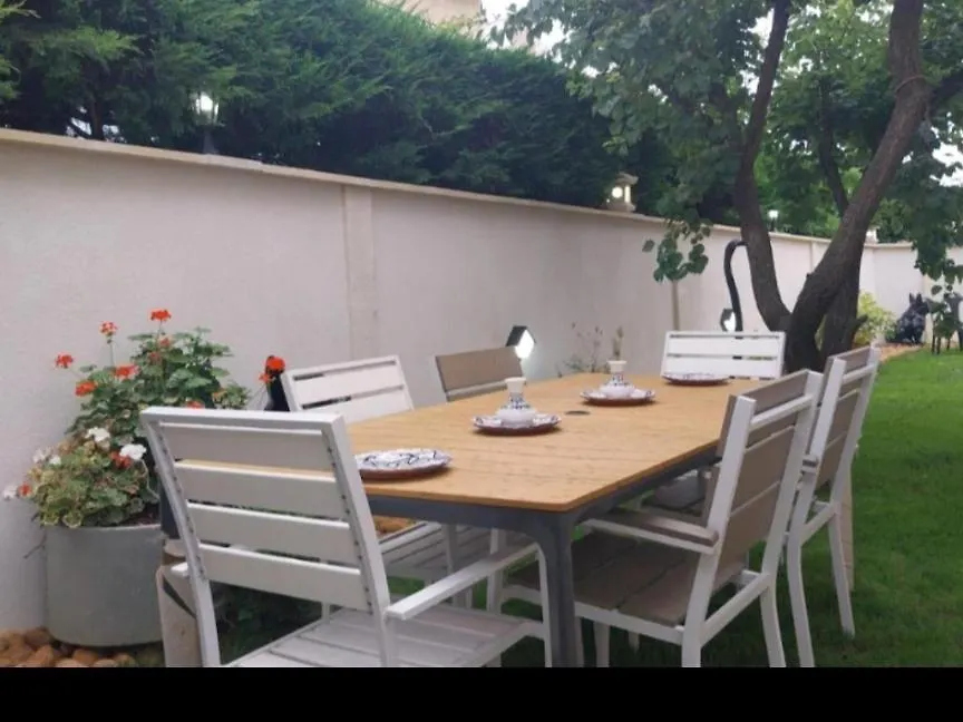 Maison Rez De Chaussee, Espace Jardin Pres Du Centre Ville D'Arles 0*, Arles