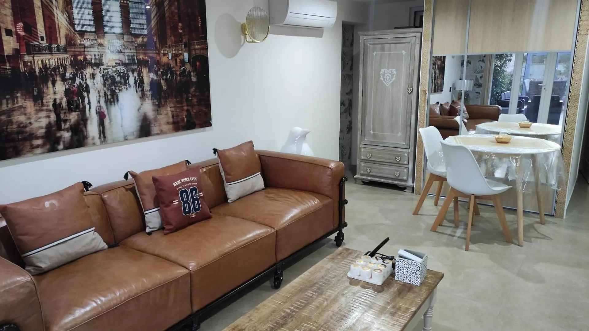 Maison Rez De Chaussee, Espace Jardin Pres Du Centre Ville D'Arles Holiday home Arles